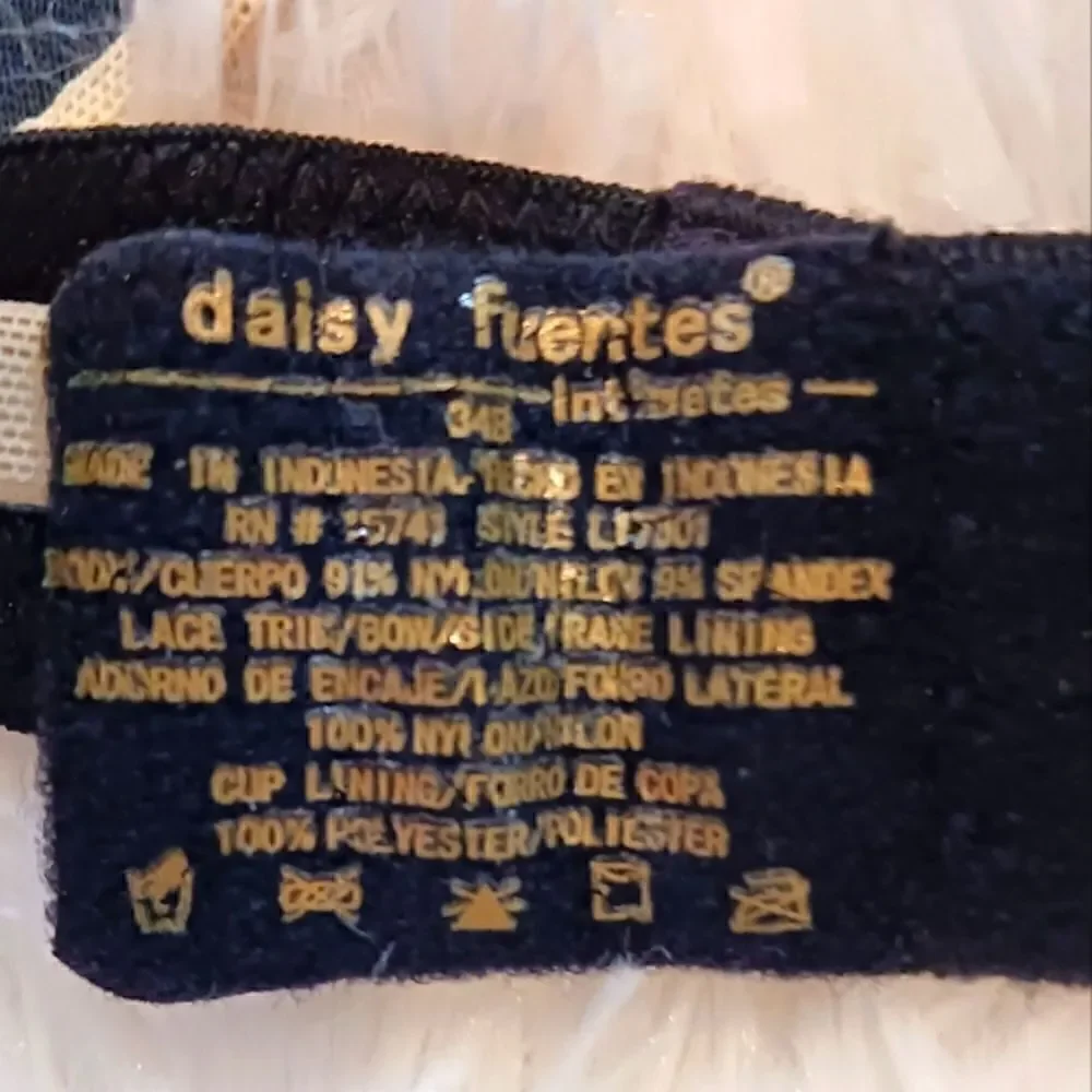 Daisy Fuentes Underwire Bra 34B Lace with Rhinestones